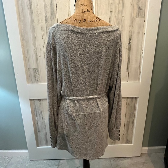 TUNIC TOP  18/20W - Picture 4 of 7